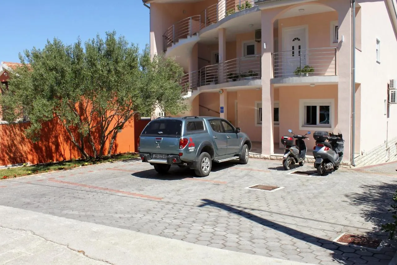 Apartment Tkon 6215C