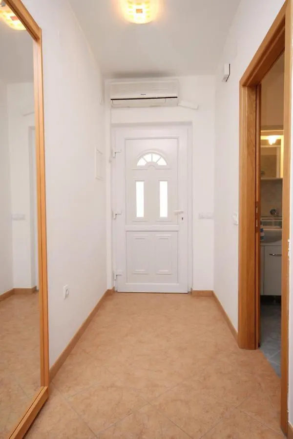 Apartment Tkon 6215C