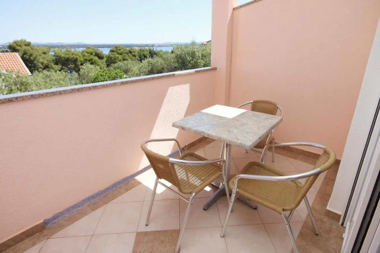 Apartment Tkon 6215C