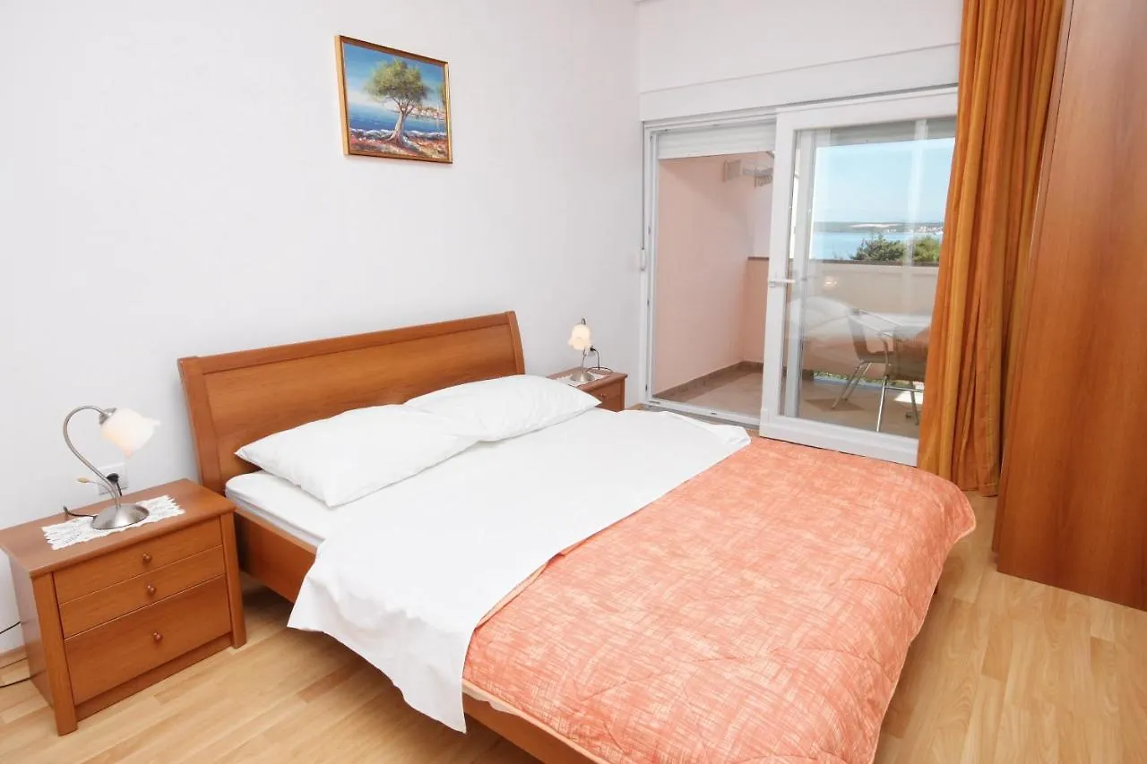 Apartment Tkon 6215C